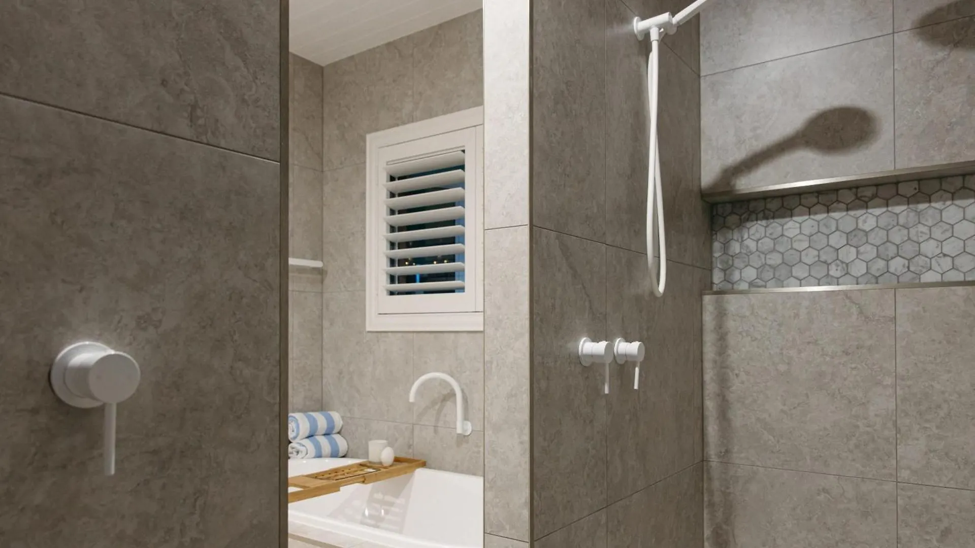 Moffat Beach Coastal Contemporary Unit A Caloundra Apartment