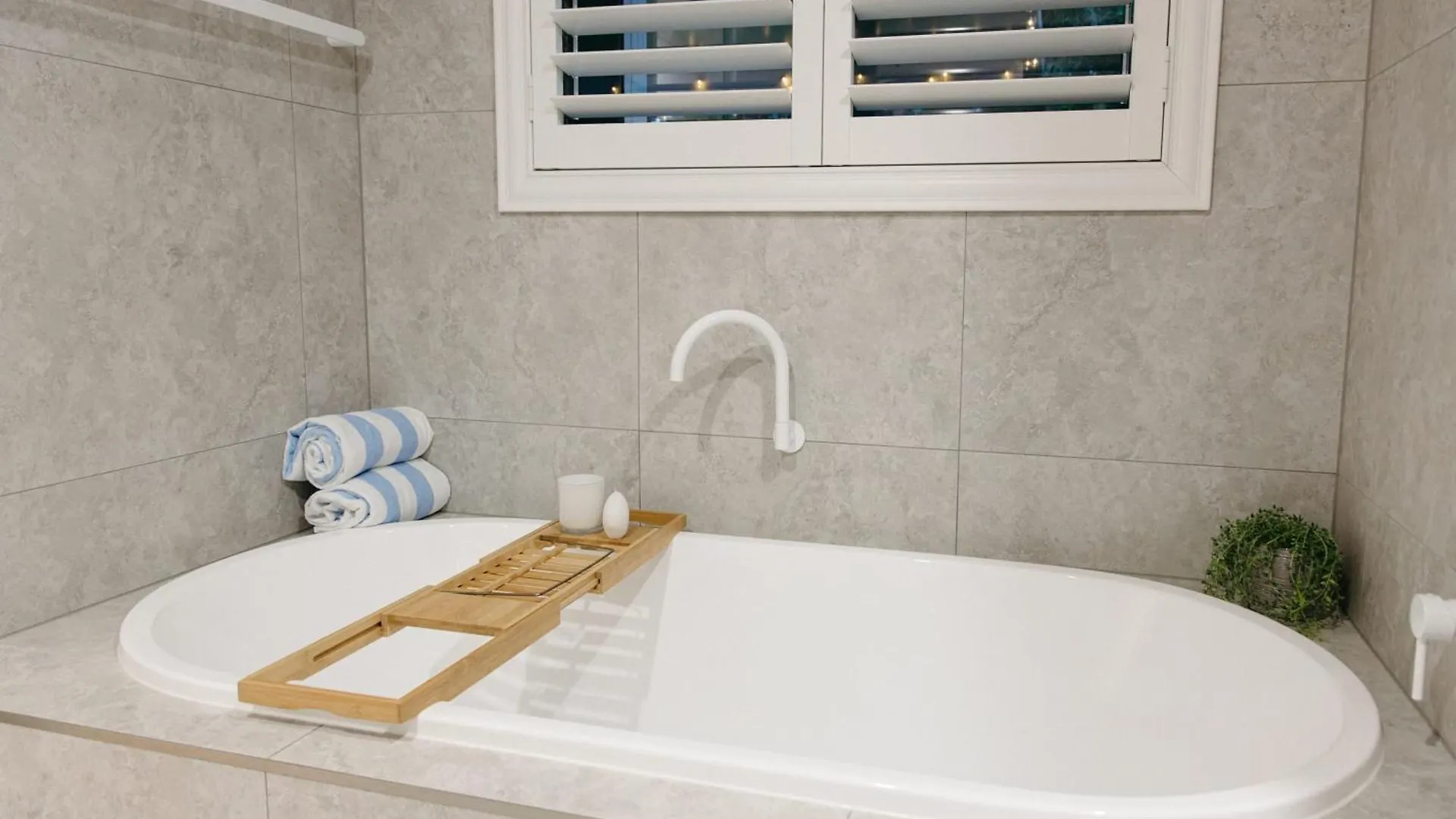 Apartment Moffat Beach Coastal Contemporary Unit A Caloundra