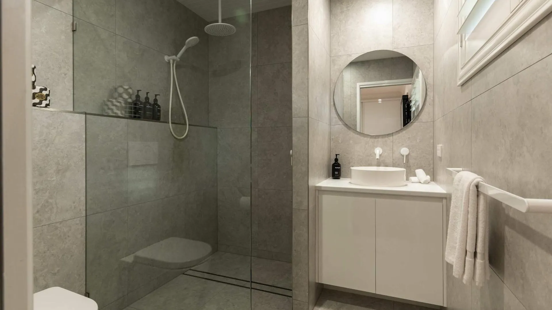Moffat Beach Coastal Contemporary Unit A Caloundra Australia