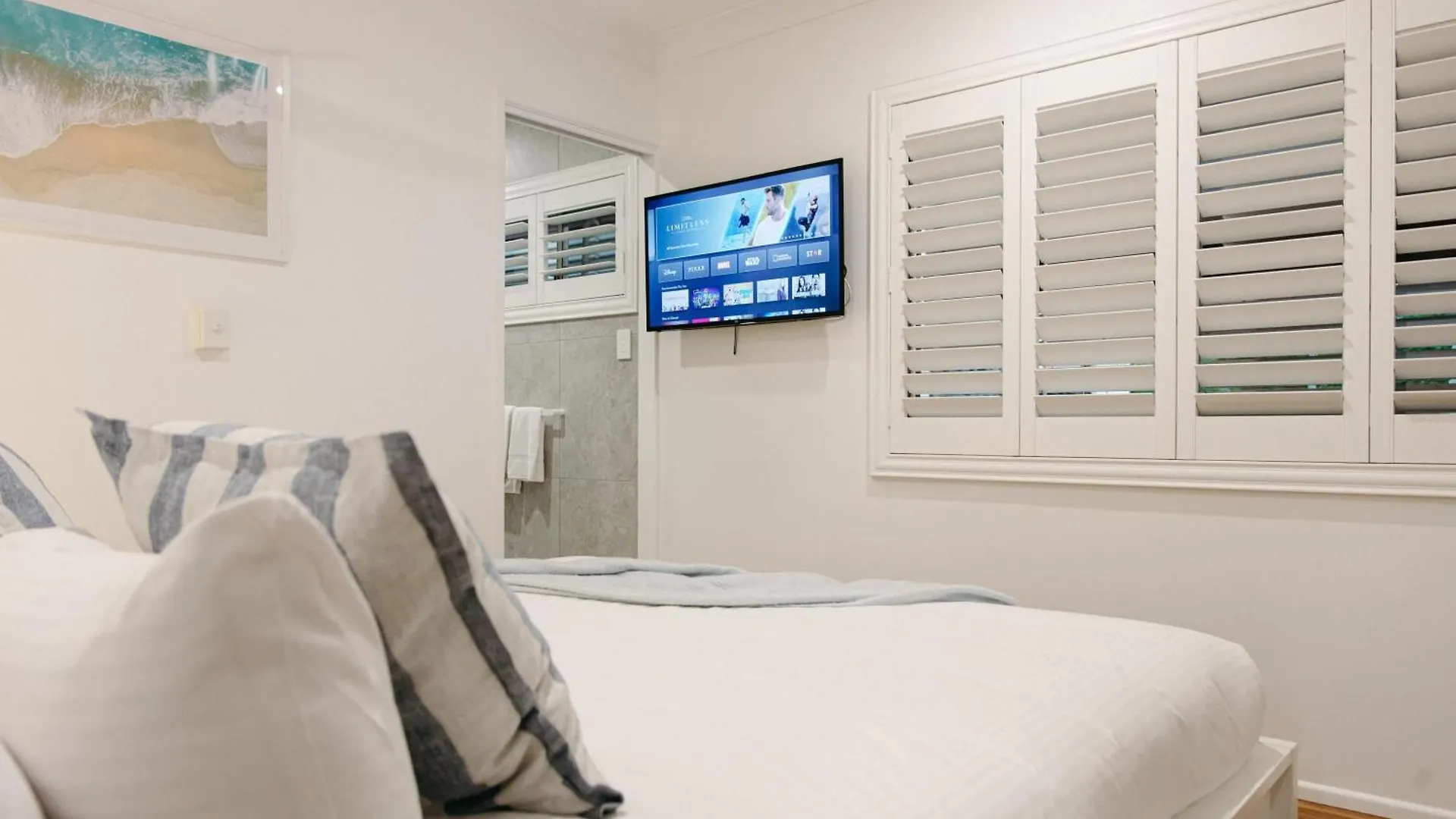 Moffat Beach Coastal Contemporary Unit A Caloundra